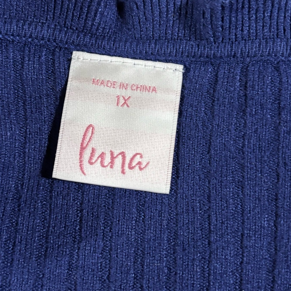 Luna‎ Plus Size Ruffled Blue Ribbed Sweater - Picture 7 of 9
